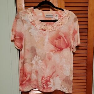 Alfred Dunner Women's Peach Floral Short Sleeve Top